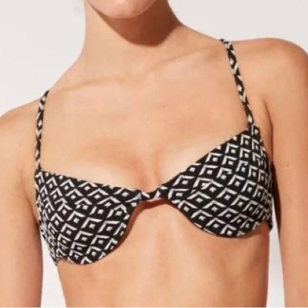 Solid & Striped Bikini Top NWT Medium
